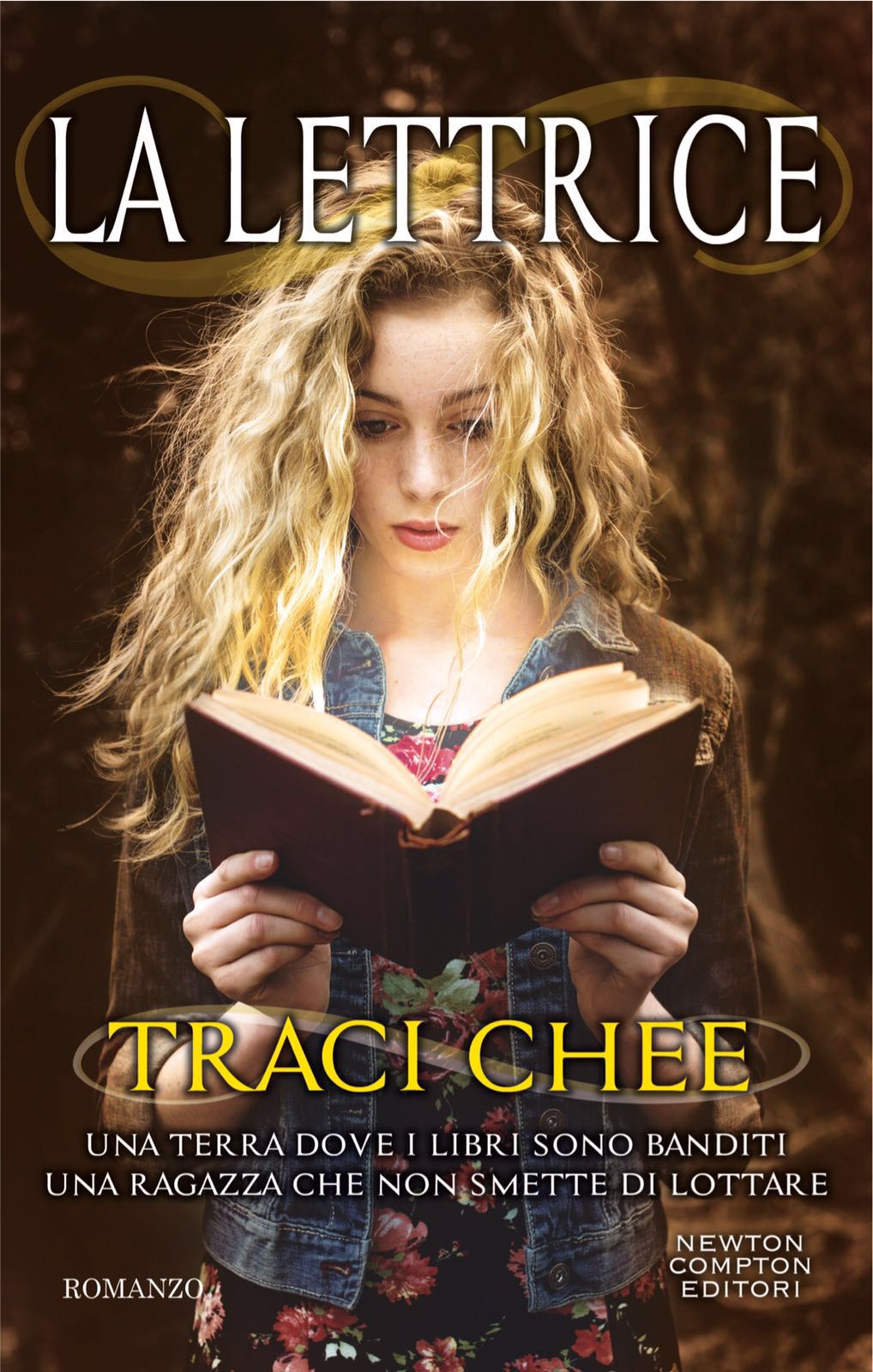 cover of the Italian edition of THE READER by Traci Chee, LA LETTRICE